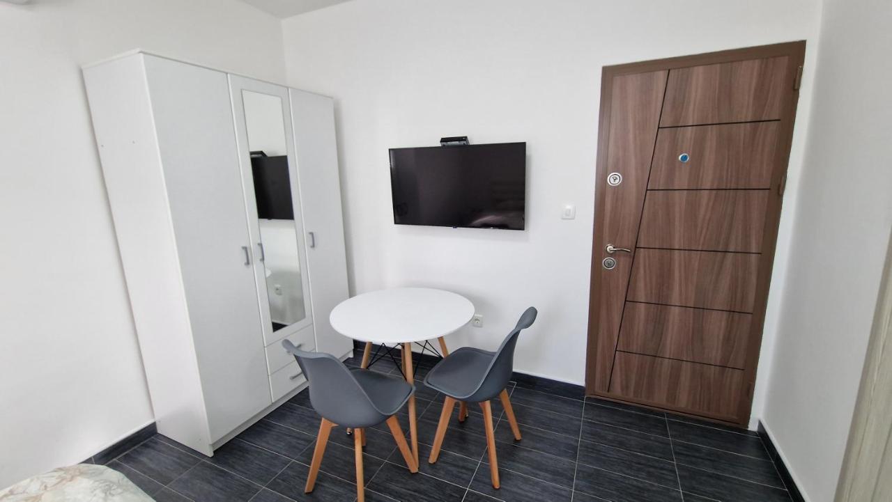 Apartman Tolosi 2 Podgorica Exterior foto