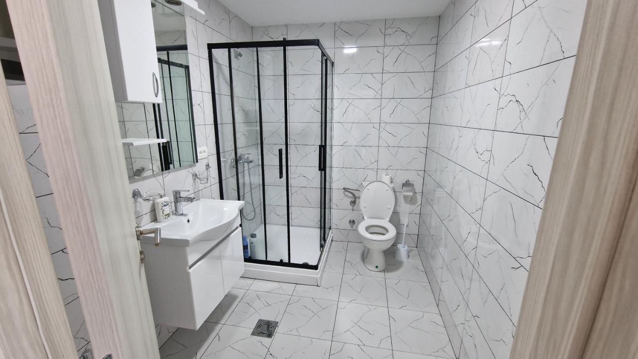 Apartman Tolosi 2 Podgorica Exterior foto