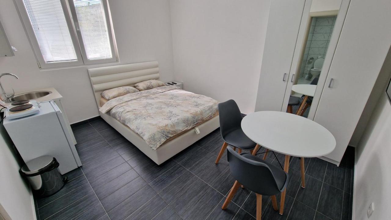 Apartman Tolosi 2 Podgorica Exterior foto